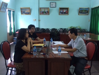 (Ông Ngô Thanh Hùng, Chi cục Trưởng Chi cục Phát triển nông thôn làm việc với lãnh đạo Tổ chức VECO)